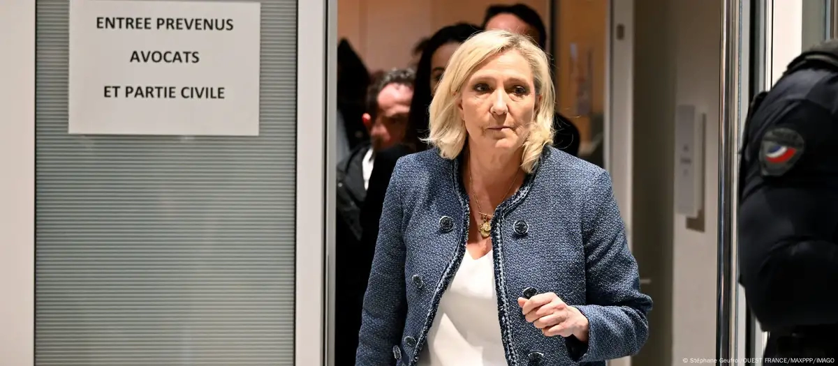 Le Pen: Kraj karijere ili vetar u jedra?